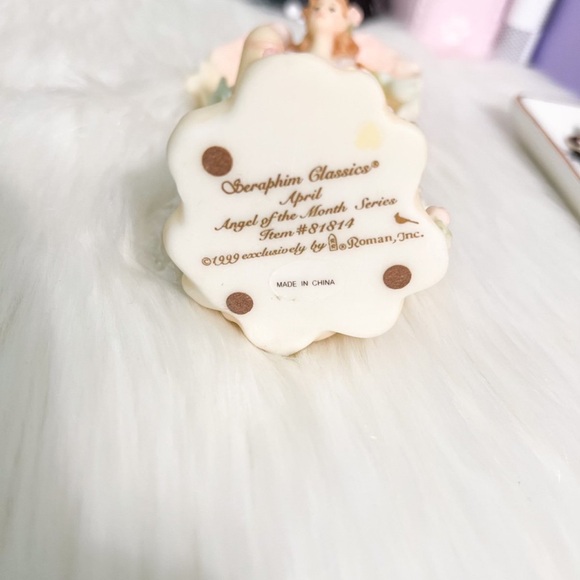 Angel - Picture 4 of 4